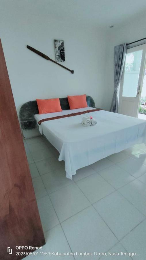 Pineapple Guest House Gili Islands Exterior photo