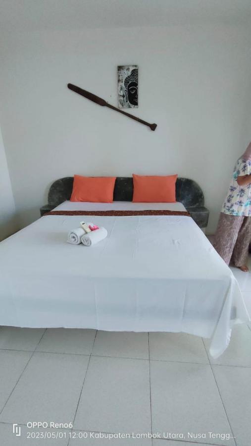 Pineapple Guest House Gili Islands Exterior photo