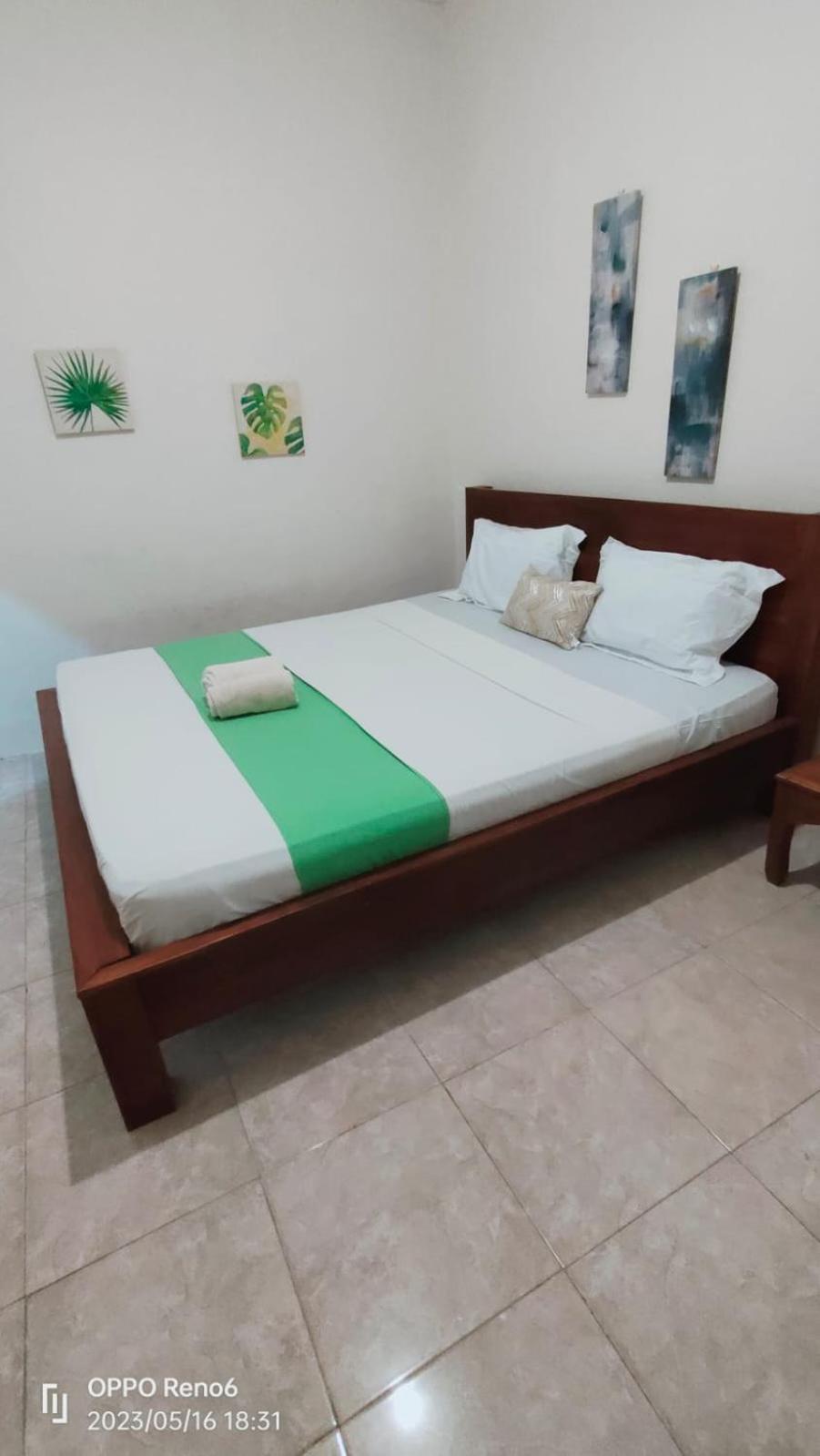 Pineapple Guest House Gili Islands Exterior photo