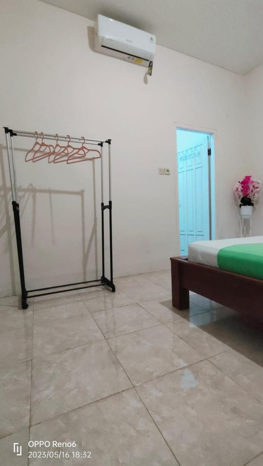 Pineapple Guest House Gili Islands Exterior photo