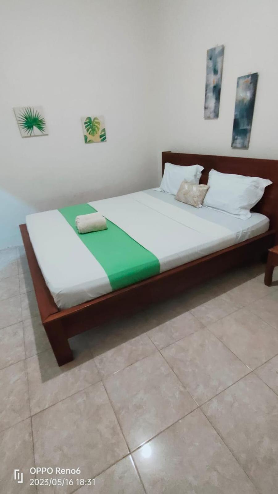 Pineapple Guest House Gili Islands Room photo
